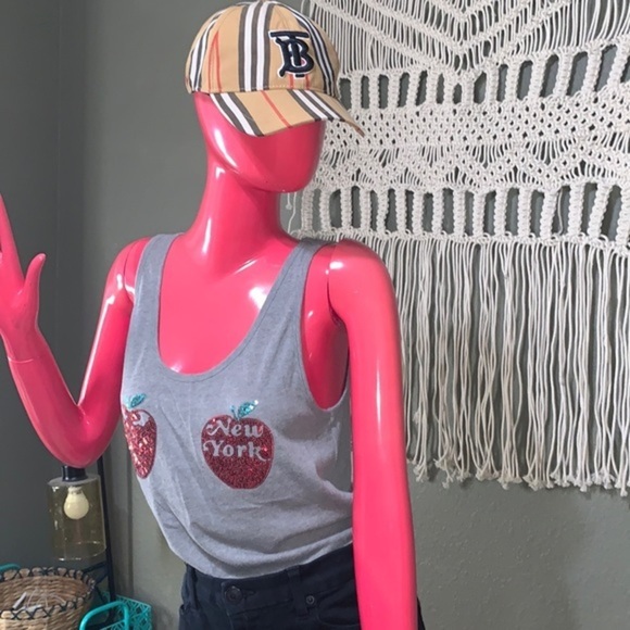 PINK New York - Picture 1 of 7